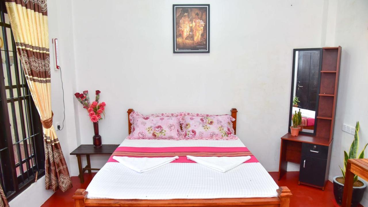 Smashing Inn Дамбулла Екстер'єр фото